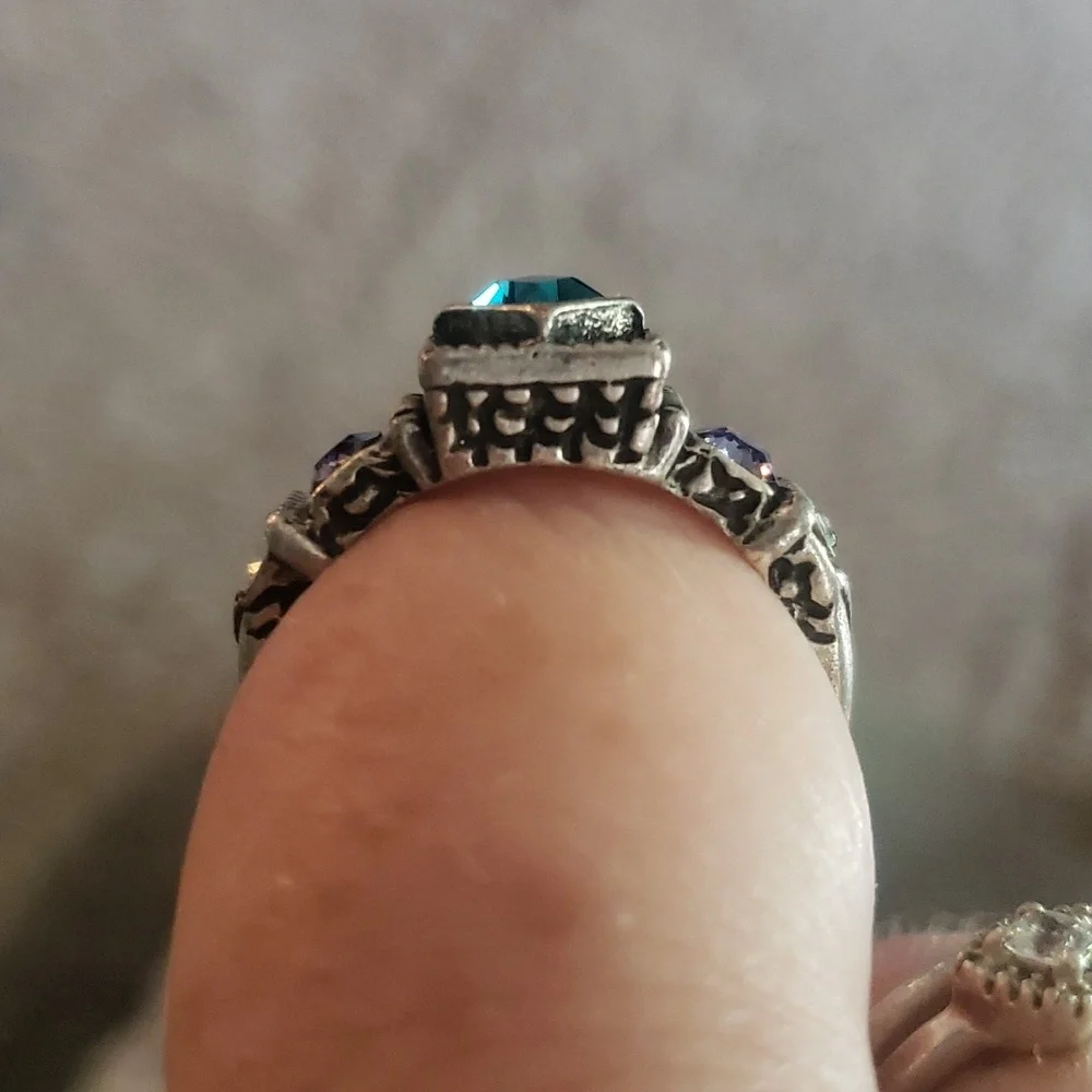 Ring - Picture 4 of 4
